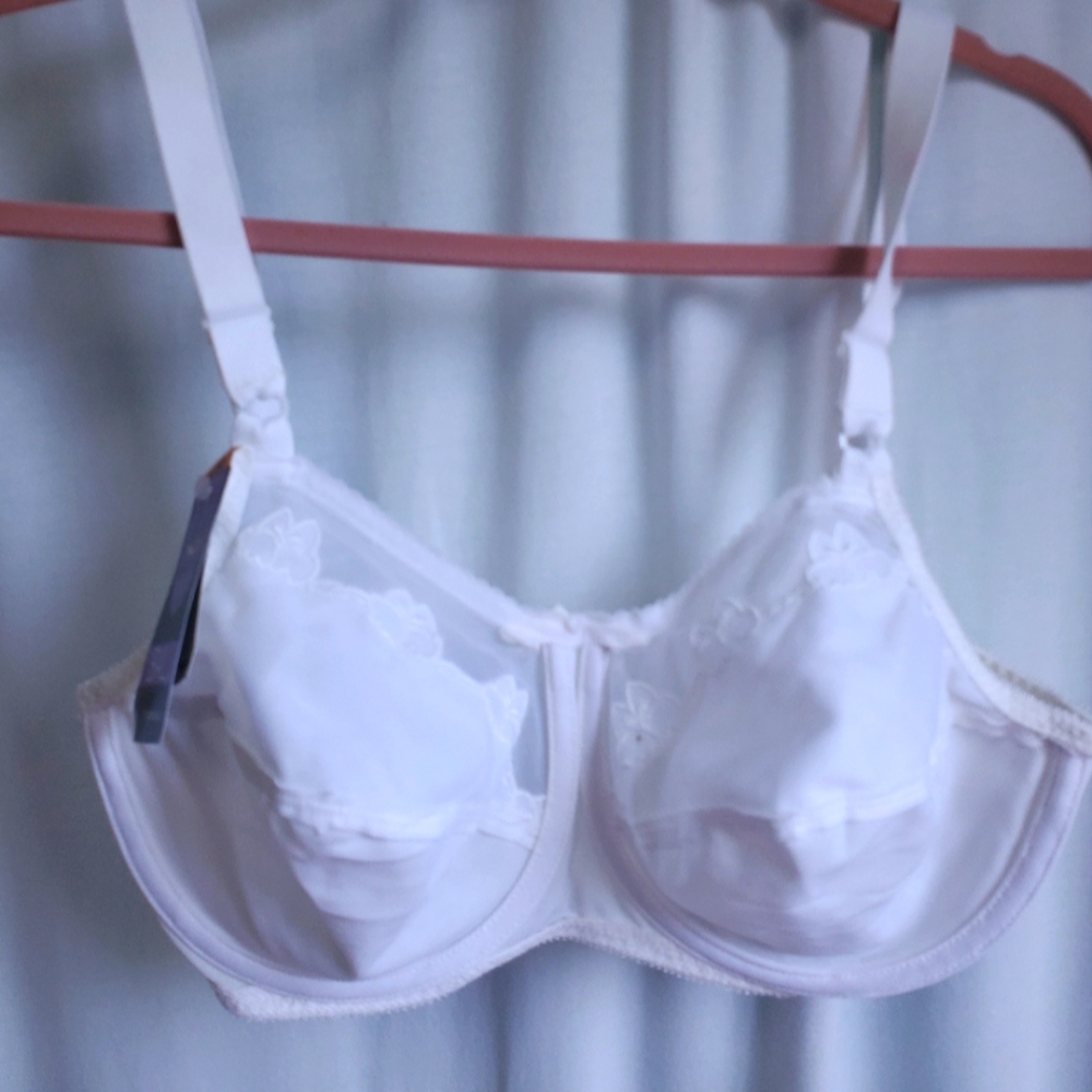 Bali White Under wire Bra 34DD